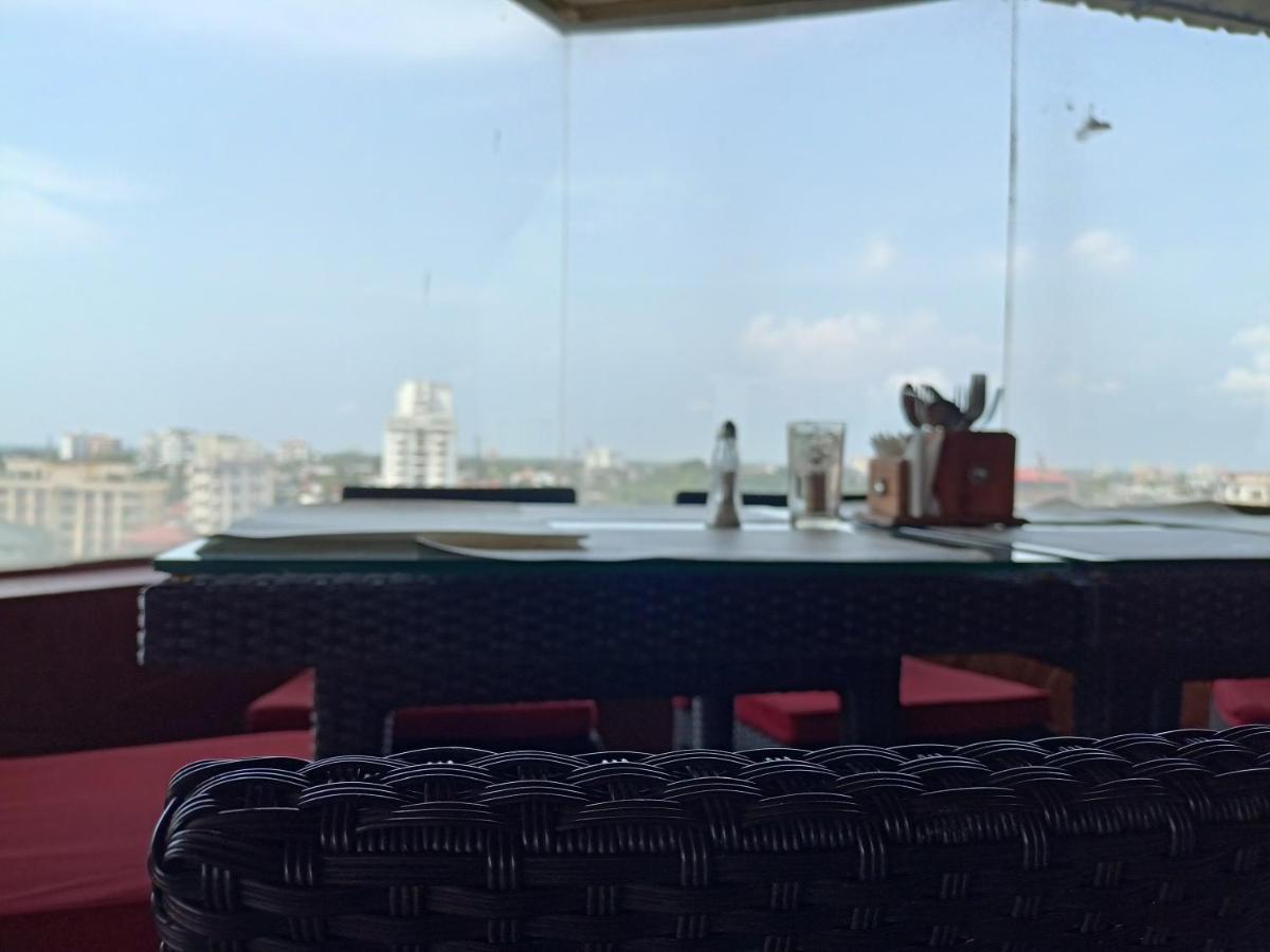 Presidency Kochi City Centre Exterior foto
