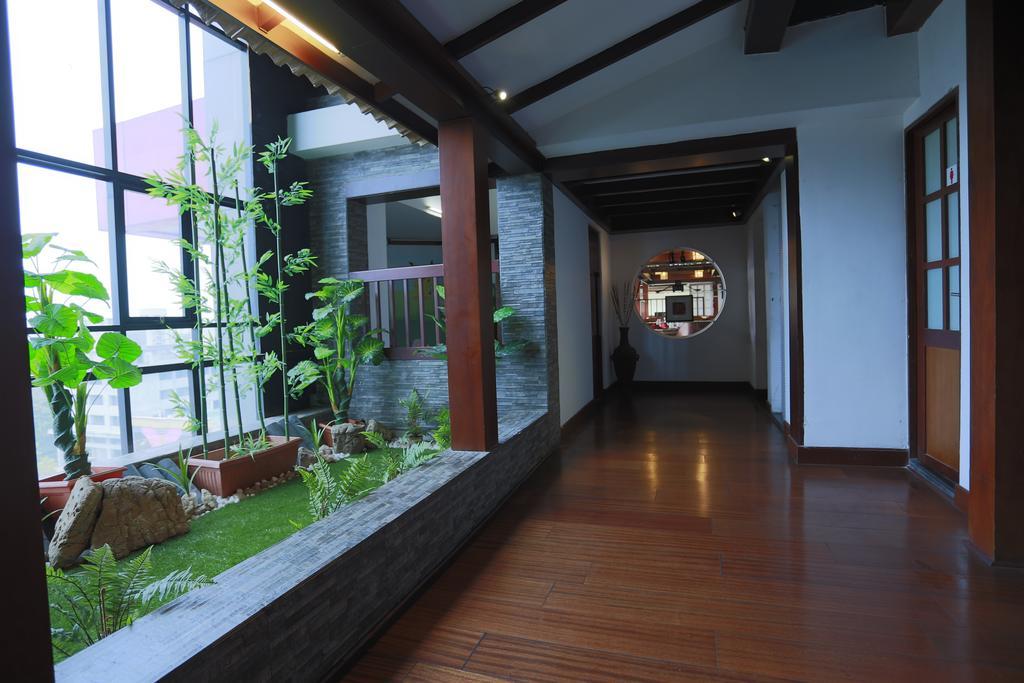 Presidency Kochi City Centre Exterior foto