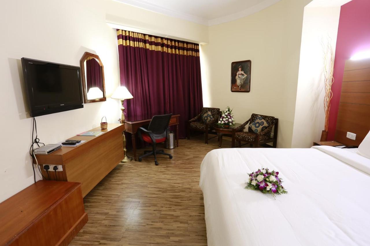 Presidency Kochi City Centre Exterior foto
